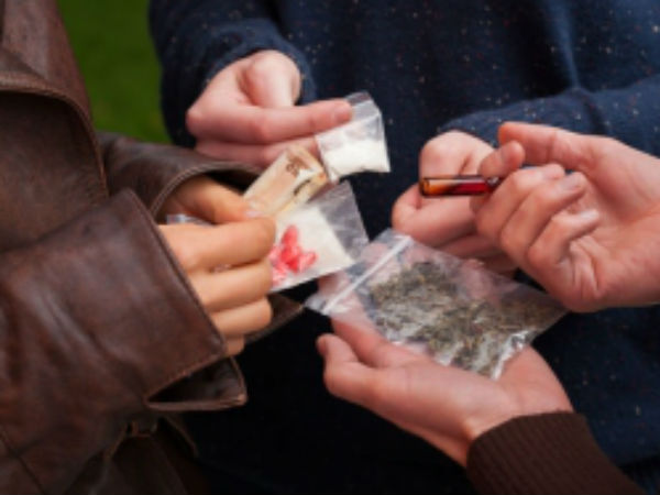 తీగ లాగి.. డొంక కదిలించారు...