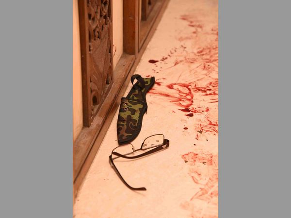 బెడ్‌రూం వద్ద వాగ్వాదం: