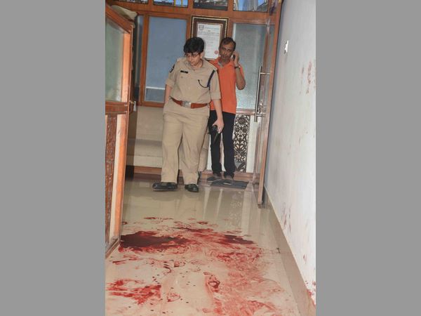 ఆర్థిక లావాదేవీలే కారణమా?: