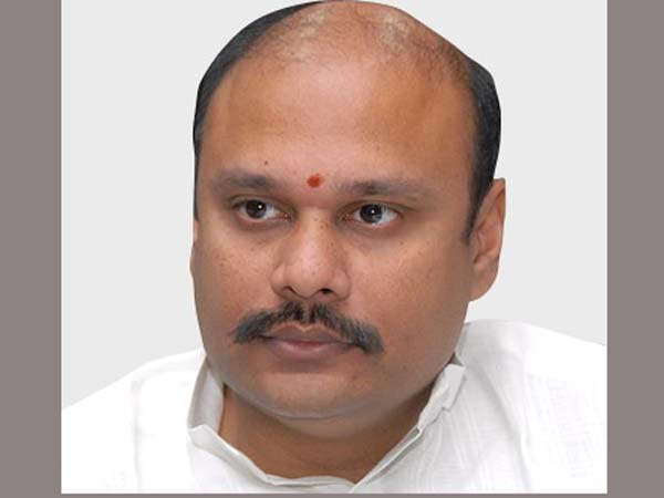 నోటీసులు వీరికే..