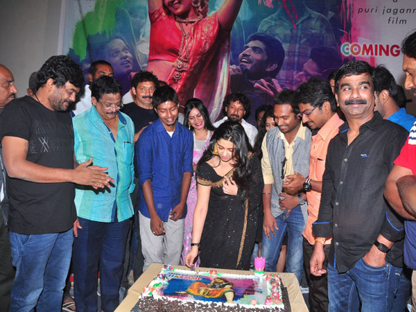 గుట్టు విప్పిన పూరీ గుట్టు విప్పిన పూరీ