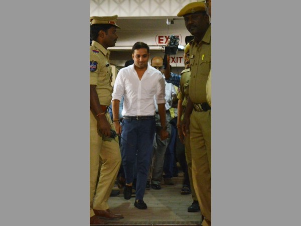 గోవా వెళ్లడంపై..