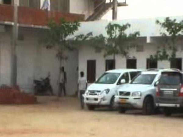 సారవంతమైన భూమి.. మూడు పంటల భూమికి పరిహారం పెంచాల్సిందే