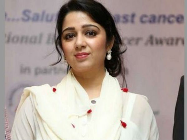 చార్మీపై ఏం చేద్దాం? చార్మీపై ఏం చేద్దాం?