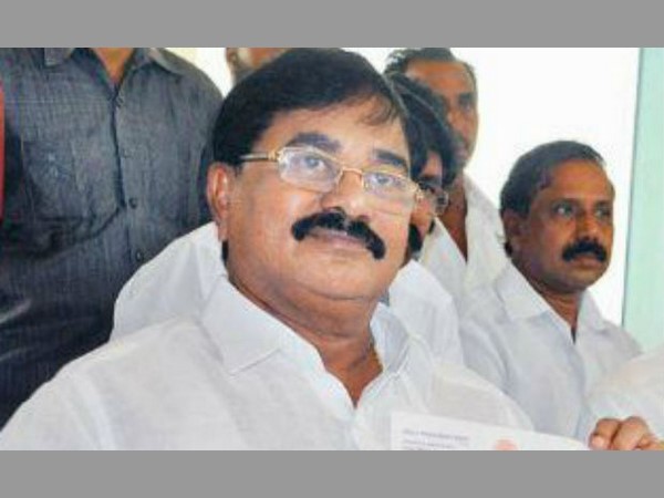 ఇసుక రవాణాలో సామాన్యులపైనా కేసులా?