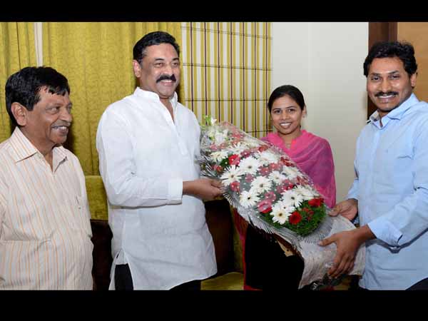 నాన్నను శిల్పా ఇబ్బందిపెట్టారు