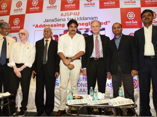 వైద్యులతో... వైద్యులతో...