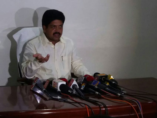 kollu ravindra counter to ys sharmila comments on Bhuvaneswari