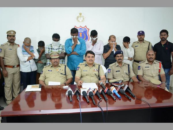 పత్రాలు ఉన్నాయని...