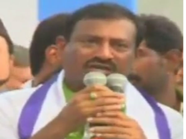 ఏడాదిలో పార్టీ మారిన అఖిలప్రియ: మల్కిరెడ్డి