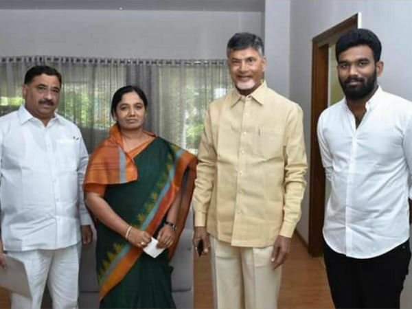 హైదరాబాద్‌లో నిశ్చితార్థం..