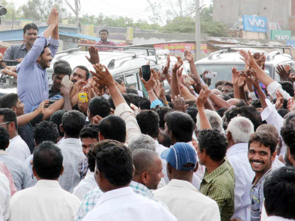 రాజకీయాల్లోకి తీసుకొచ్చిందే వైసిపి