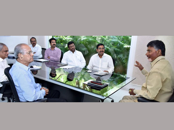 మెట్రో ప్రాజెక్టు కోసం మూడు సంస్థల టెండర్లు