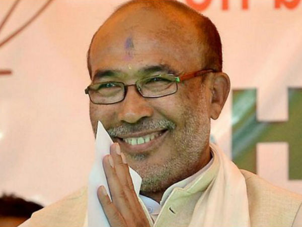 మణిపూర్లో ఇలా కాంగ్రెస్ నుంచి ఫిరాయింపులు మణిపూర్లో ఇలా కాంగ్రెస్ నుంచి ఫిరాయింపులు