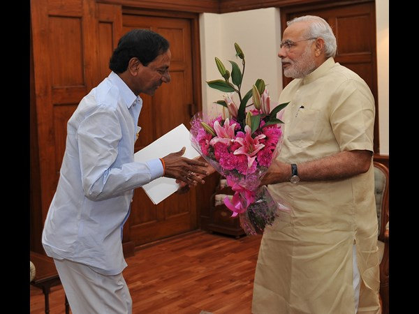 మోడీ చేతుల మీదుగా..