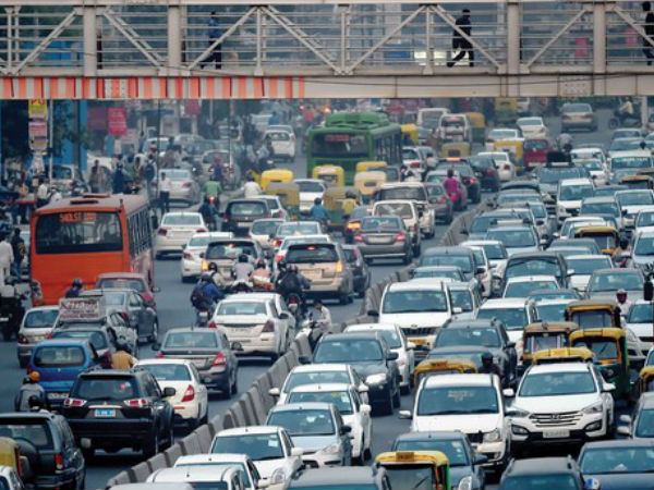 ఏళ్ల తరబడి ఫ్లైఓవర్ నిర్మాణ పనులు సాగదీత