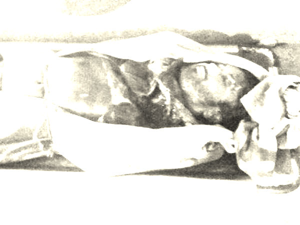 హాస్టల్ వద్దకు వెళ్లి: