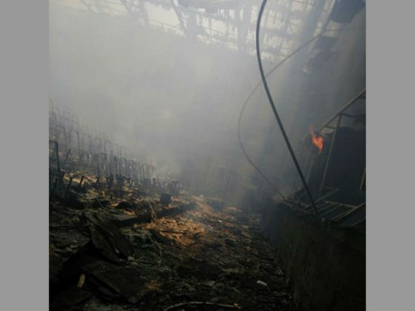 అందరూ చూస్తుండగా హాల్ దగ్ధం