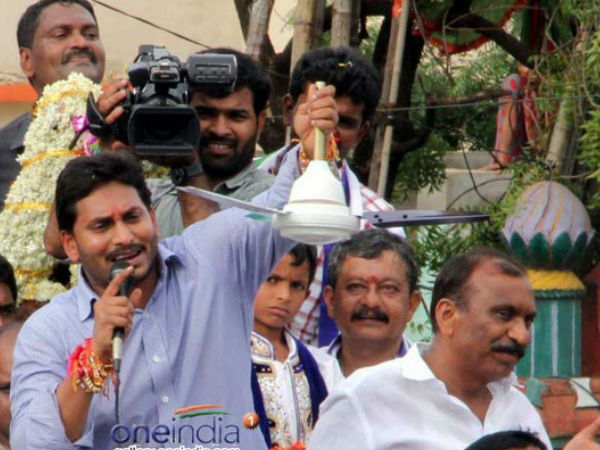 సోషల్ మీడియాలో వ్యతిరేక ప్రచారం