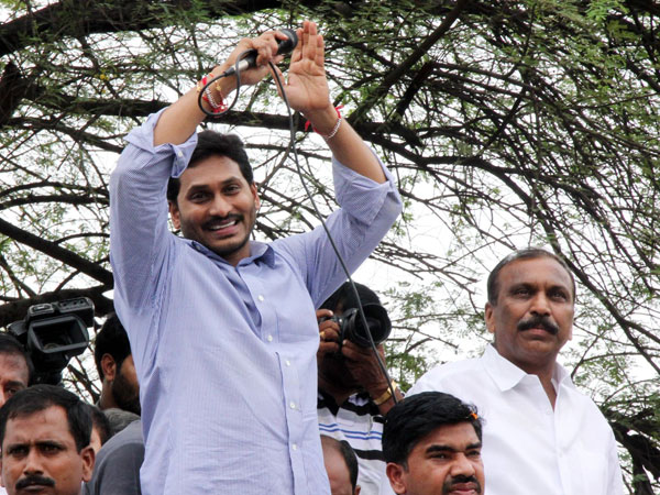 జగన్ మకాం వేసి...