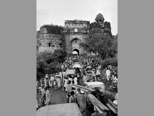 మత ఘర్షణల నివారణకే దేశ విభజన