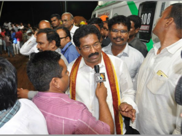 మానవతను చాటుకున్నారు..