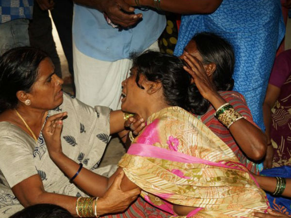 ఇలా జీవనం సాగిస్తూ...