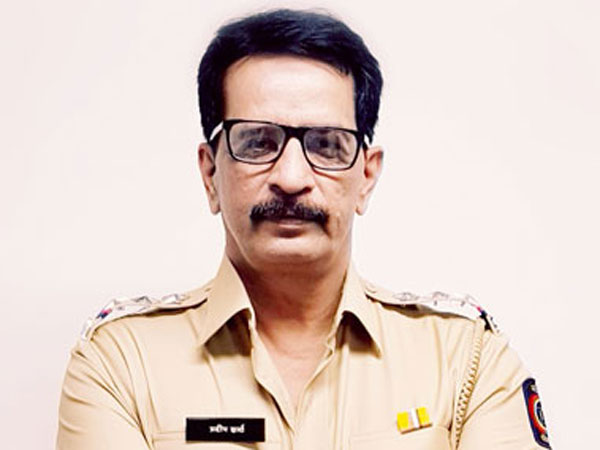టీచర్ అవ్వాలనుకుని.. పోలీస్ ఆఫీసరై..