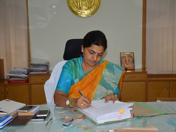 పనుల నాణ్యతపై కలెక్టర్ నిశిత దృష్టి పనుల నాణ్యతపై కలెక్టర్ నిశిత దృష్టి