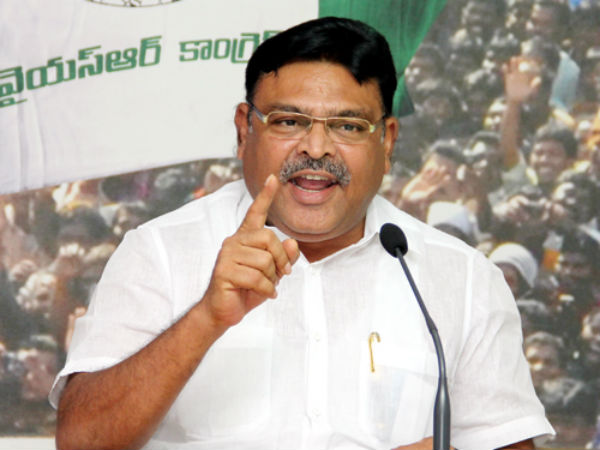 బాలకృష్ణ డబ్బులు పంచారు.. సిగ్గులేదా?