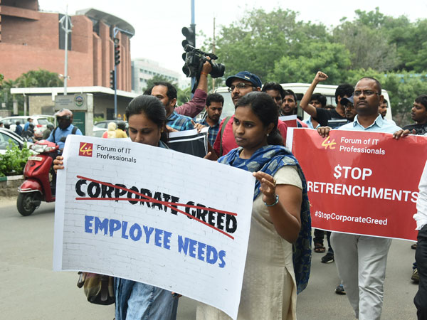 రెండు కారణాలు.. రెండు కారణాలు..