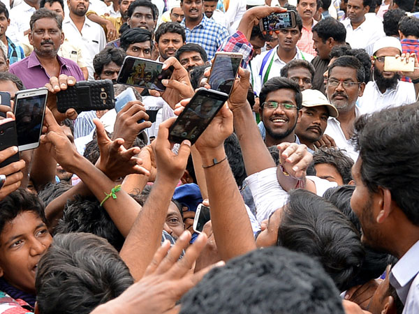 చంద్రబాబుకు బుద్ధి చెప్పాలి.