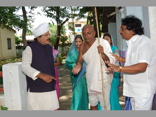 తొలిసారి పూర్తిగా.