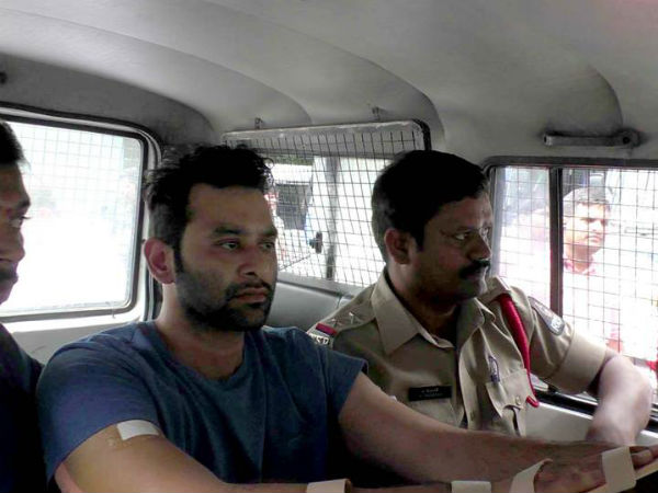 డ్రగ్స్ ఆరోపణలపై సవాల్..