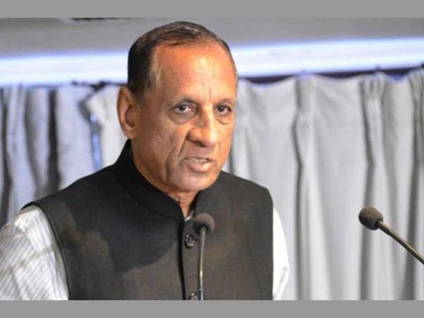 తెలుగువాడినయ్యా, అదీ వెంకయ్య గొప్పతనం: నరసింహన్