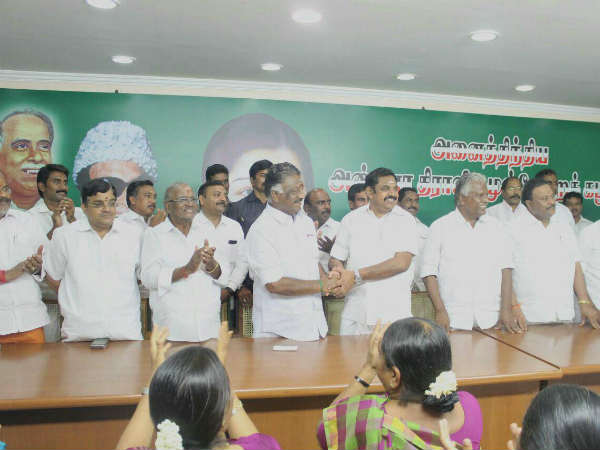 కేబినెట్లోకి పన్నీరువర్గం