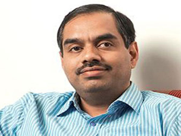 తర్వాతే సీఈఓ అన్వేషణ జరుపాలన్న బాలకృష్ణన్‌