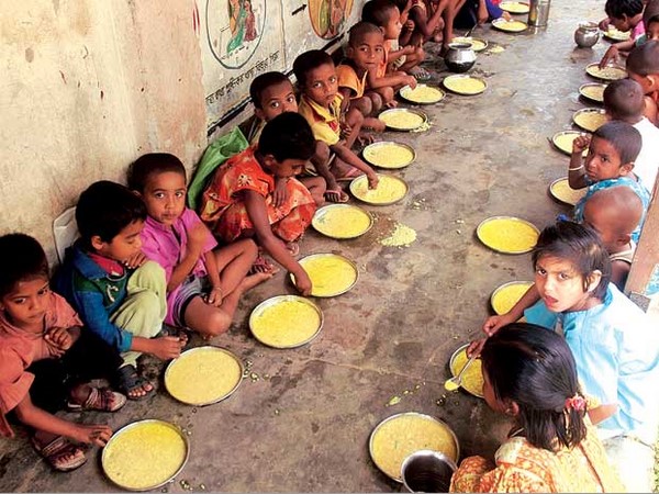 వారానికి ఒక్క గుడ్దే.. లోపించిన పర్యవేక్షణ