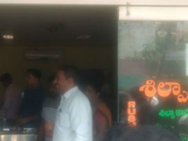 ఈసీ సోదాలు