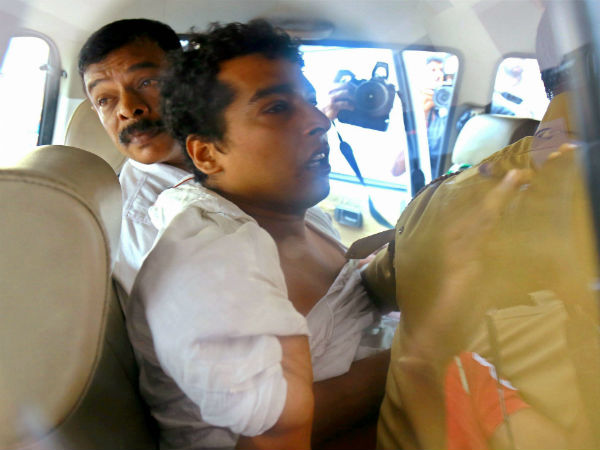 మేడమ్ ఎవరు....