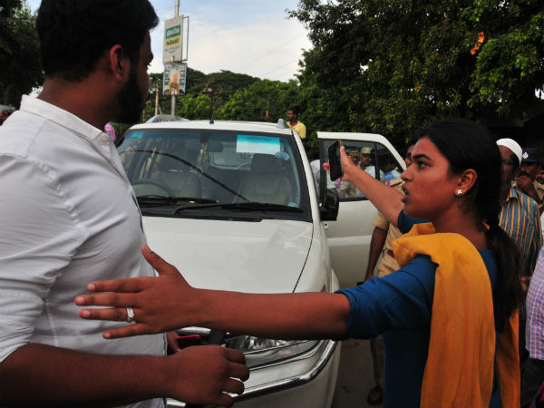 పోటాపోటీగానే.. ఆరోజే ఉత్కంఠకు తెర