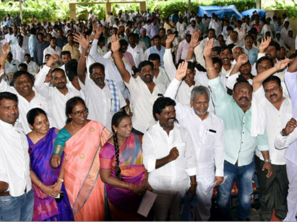 స్పష్టత లేకుండా ప్రాజెక్టుల నిర్మాణమేమిటన్న నిర్వాసితులు