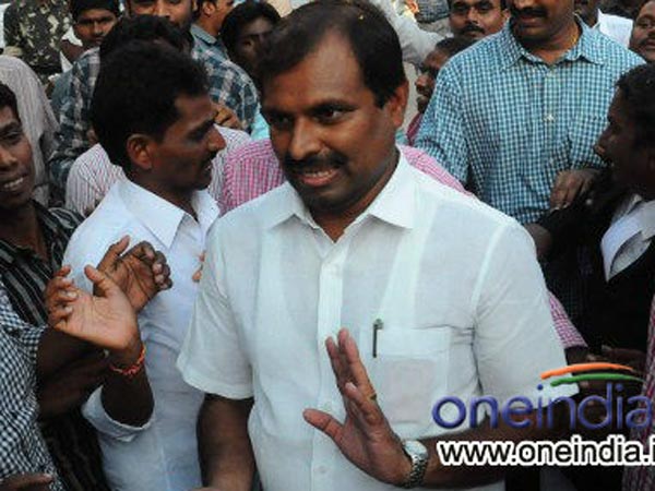 బాబు ప్రోత్సాహంతోనే శిల్పాపై కాల్పులు