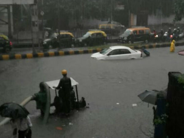 భారీగా నిలిచిపోయిన నీరు..