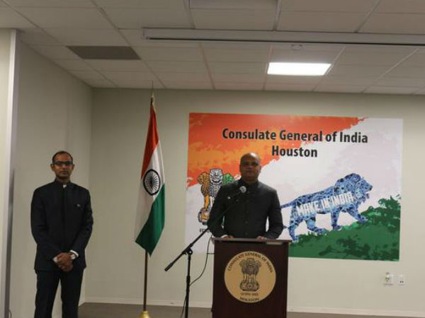 భారతీయుల సహాయార్థం హెల్ప్‌లైన్‌ నంబర్‌...