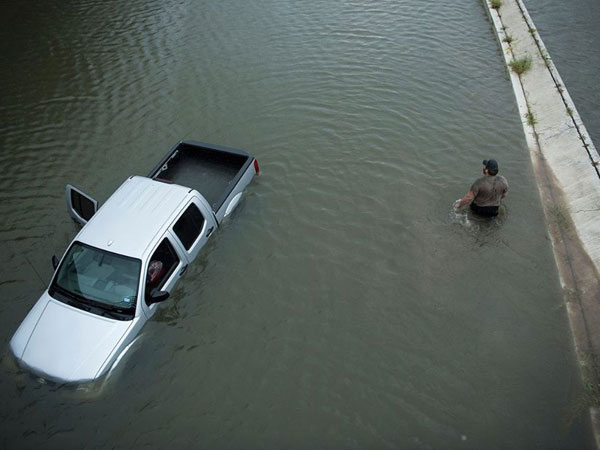 కేమరూన్ సమీపంలో:
