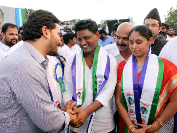 వైసిపిపై దూకుడు