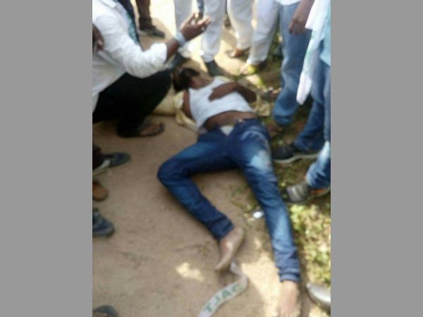 TRS leader obstructs Kodandaram at Baswapur