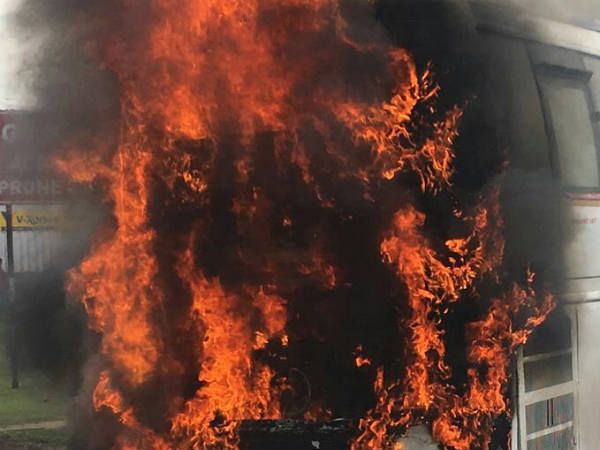 AC bus belongs kSRTC catches fire near Poonamallee in Chennai AC bus belongs kSRTC catches fire near Poonamallee in Chennai
