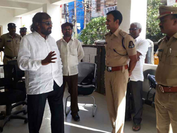 ఇంట్లో చెప్పకుండా పరార్.. ఇంట్లో చెప్పకుండా పరార్..